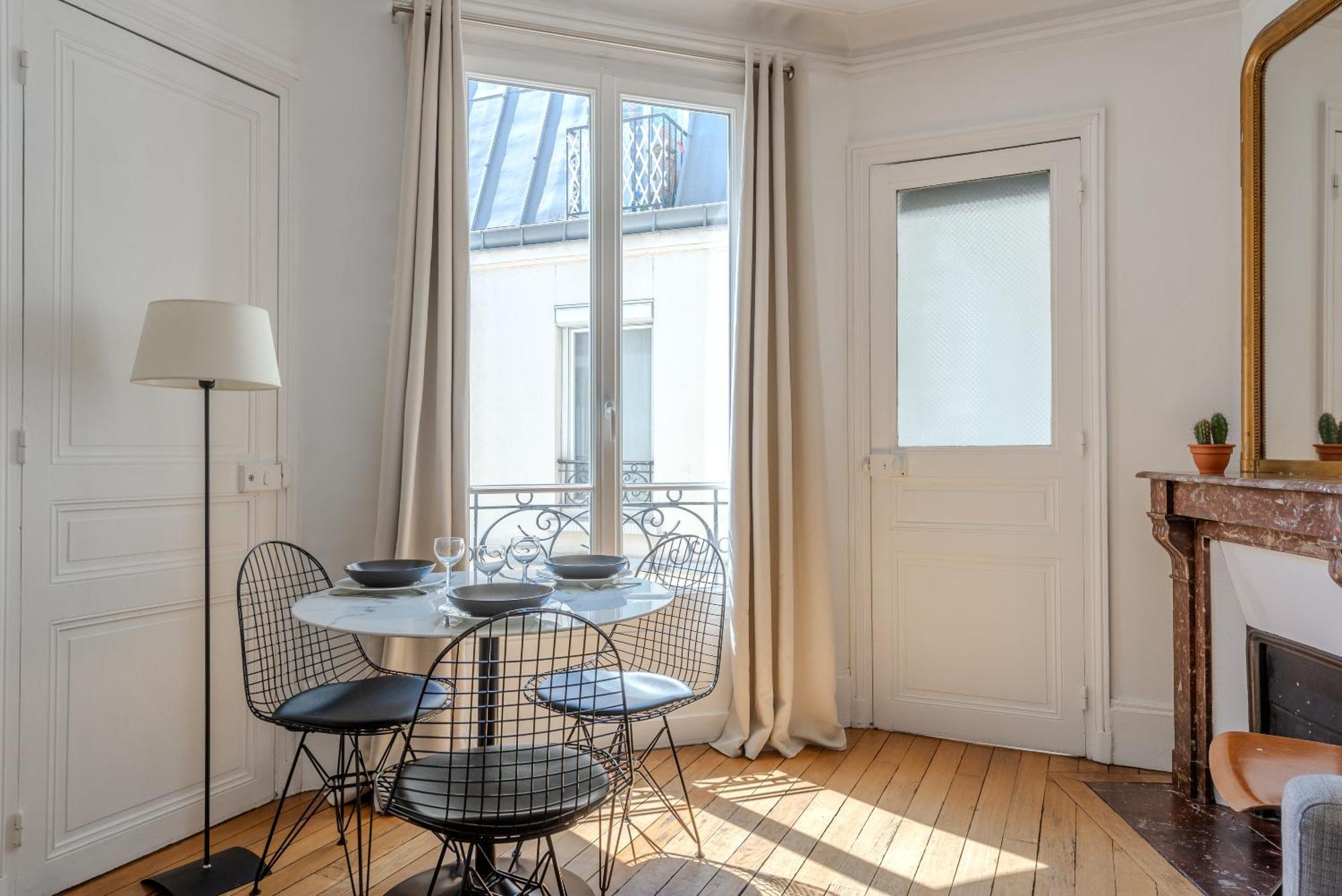 Entre Montmartre Et Canal Saint Martin-gare Du Nord Appartement Parijs