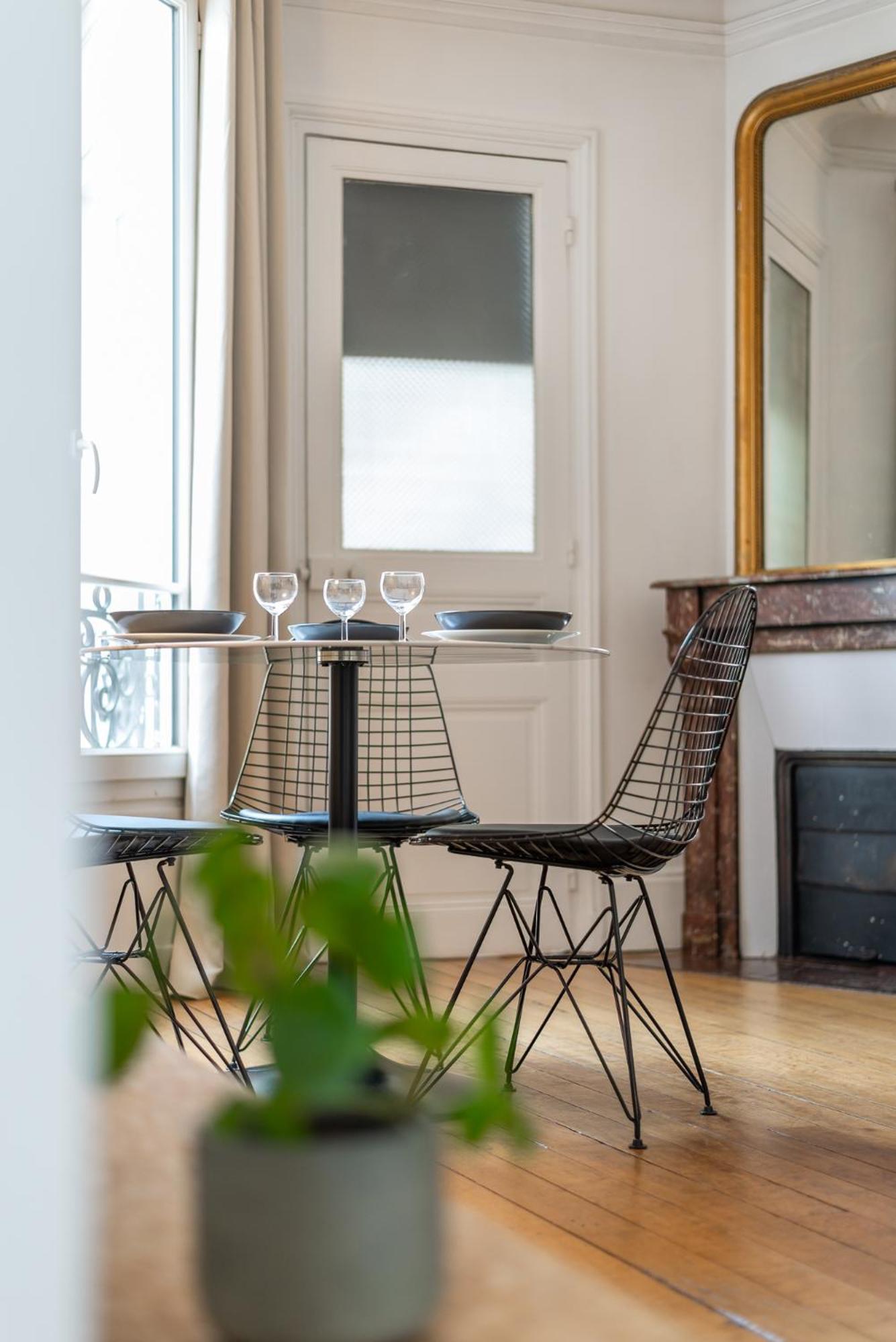 Appartement Entre Montmartre Et Canal Saint Martin-gare Du Nord Parijs